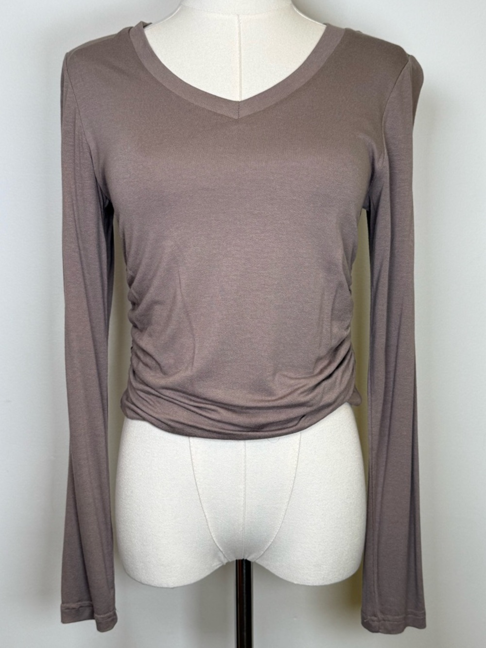 Miss Love | Stretchy V-Neck Long-Sleeve Top Ruched Sides Women’s Size Medium